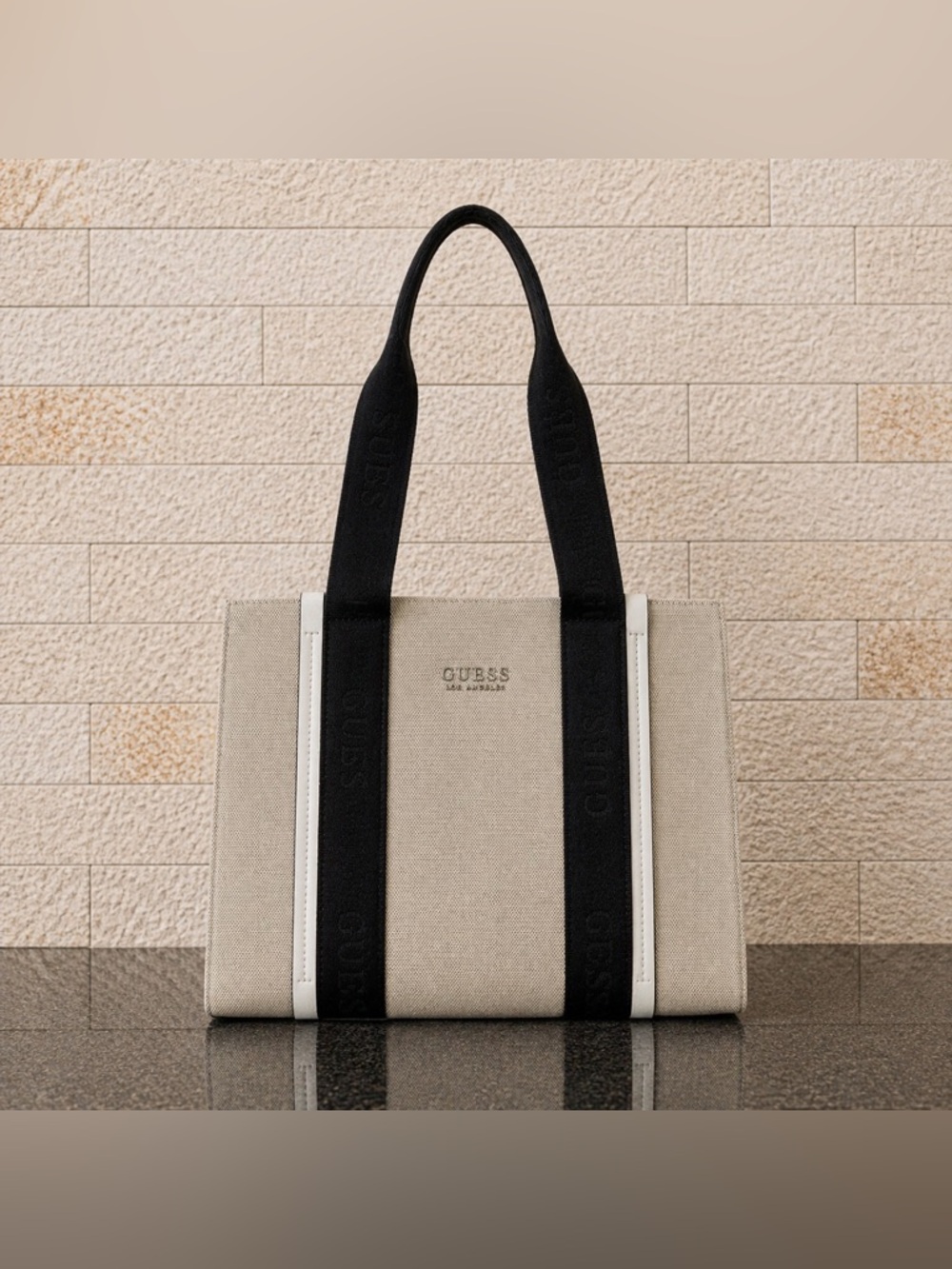 NWT GUESS Talman Carryall BAG WHITE AND BLACK - Picture 3 of 4
